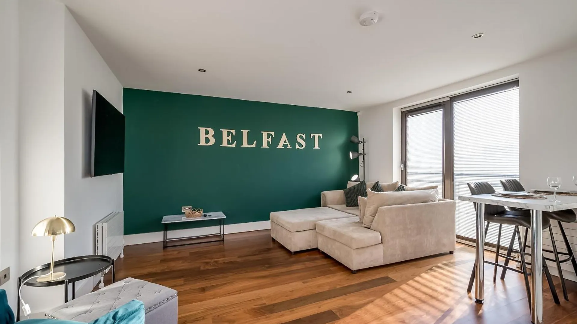 Custom House Square City Centre Retreat Belfast Apartment