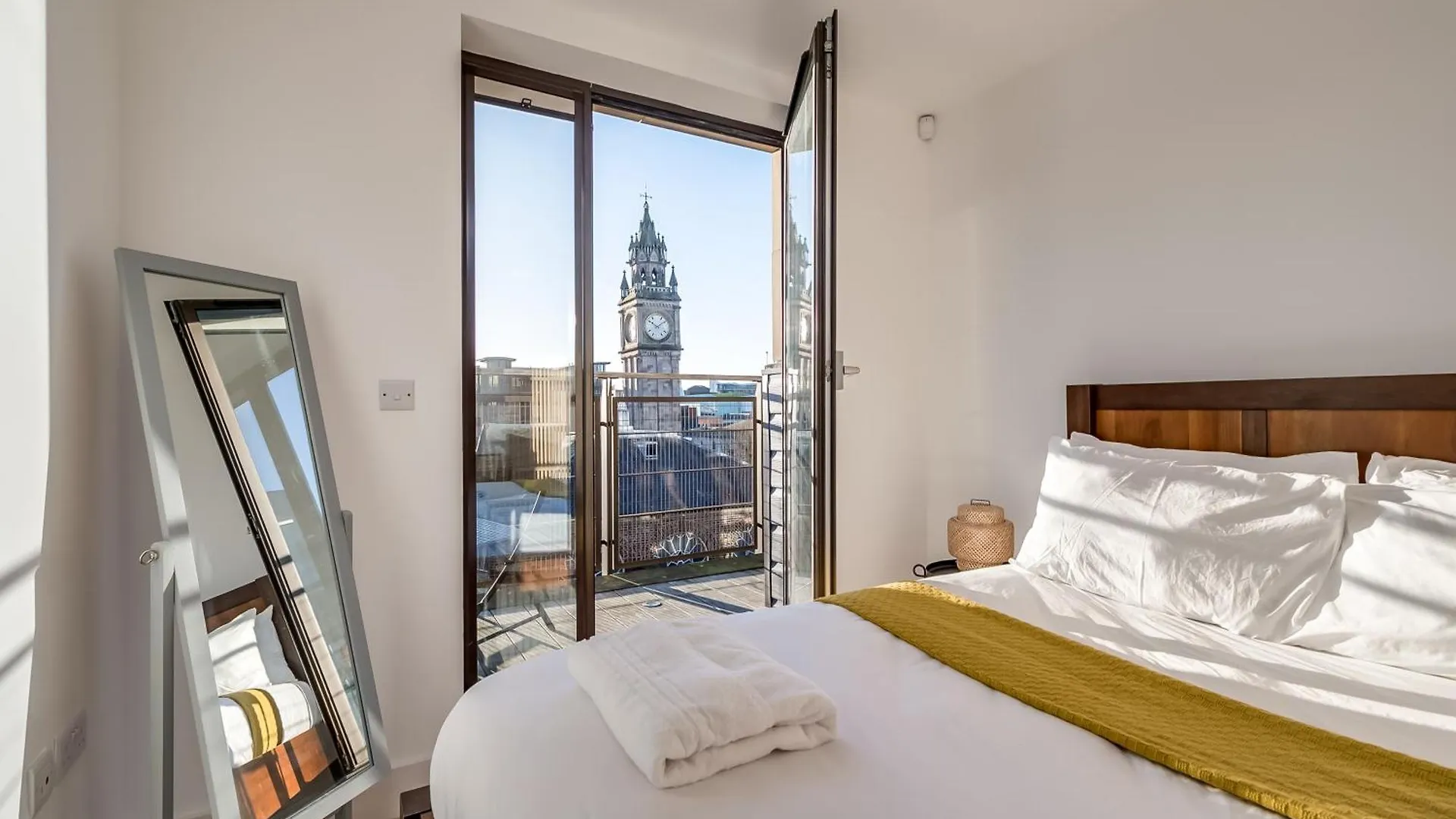 Custom House Square City Centre Retreat Belfast 0*,