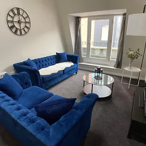  Apartment Edward St